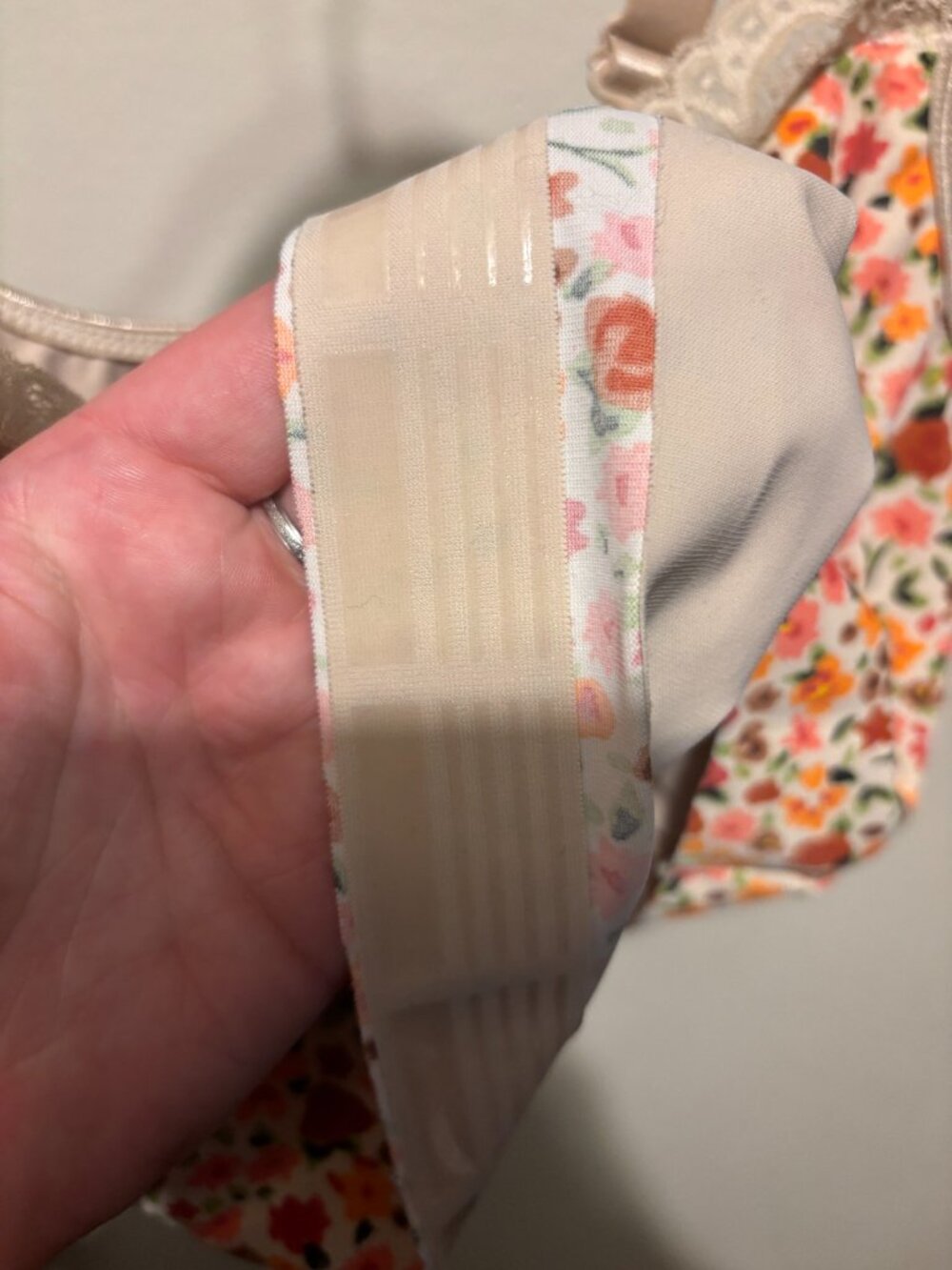 Ruby Ribbon Wireless Comfort Bra Lot Size 40 & 42 Floral Beige Seamless Shaping - Picture 6 of 6